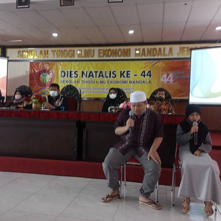 Berpartisipasi Mengisi Acara Di Santunan Anak Yatim DI STIE MANDALA